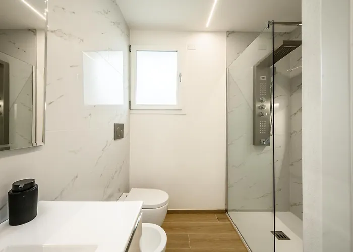 Allemura Uno - Free Wifi, Private Parking & Air Conditioning Appartement *