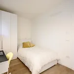 Allemura Uno - Free Wifi, Private Parking & Air Conditioning