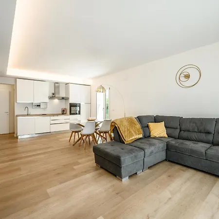 Apartmán Allemura Uno - Free Wifi, Private Parking & Air Conditioning Faenza