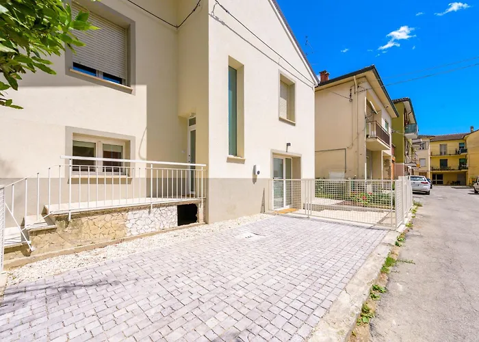 Allemura Uno - Free Wifi, Private Parking & Air Conditioning شقة فينْتْسا