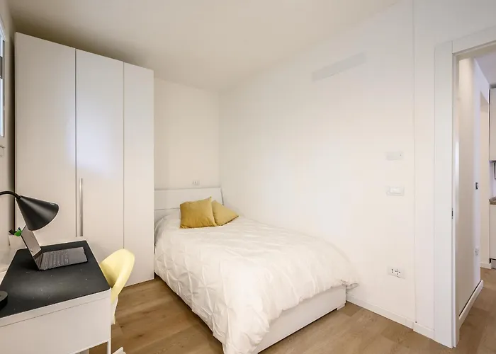 Allemura Uno - Free Wifi, Private Parking & Air Conditioning