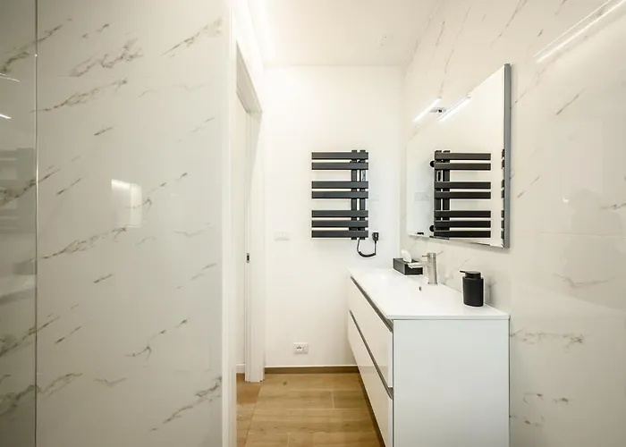 Allemura Uno - Free Wifi, Private Parking & Air Conditioning Apartment *